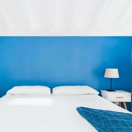Apartment Plum Guide - Come Aboard Lisbon
